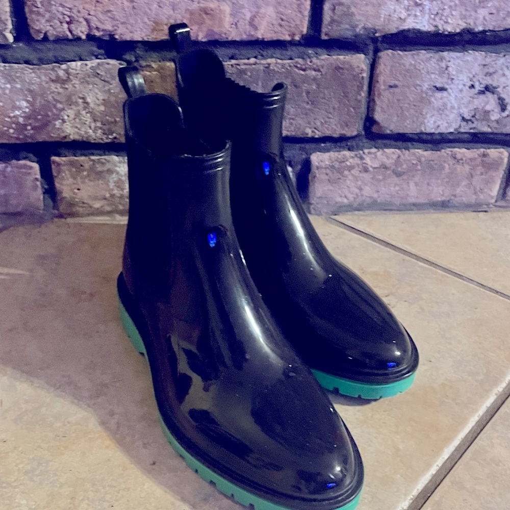 Women’s Black patent leather boots